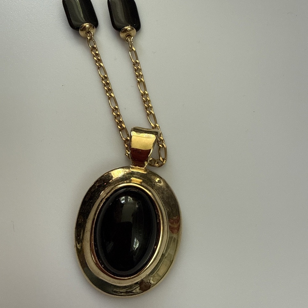 Vintage Worthington Goldtone Pendant with Black 31" Pendant 2" - Picture 2 of 4